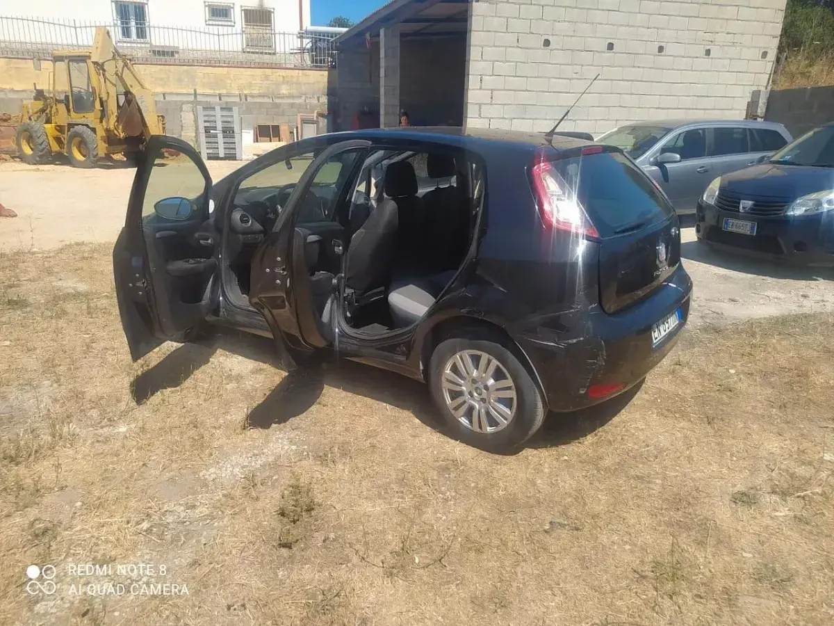 Usata Fiat Grande Punto S 77 CV (56 kW) 2012 Marrone Utilitaria