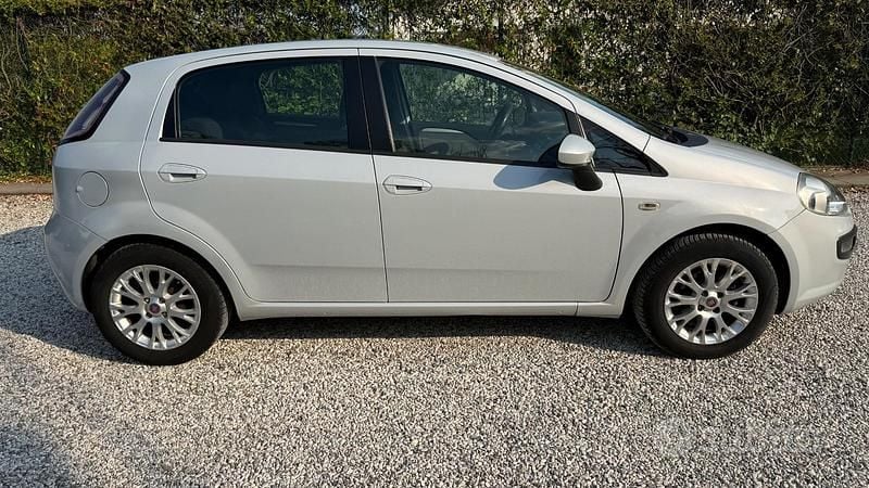 Usata Fiat Punto Evo Dynamic 75 CV (55 kW) 2011 Grigio Utilitaria