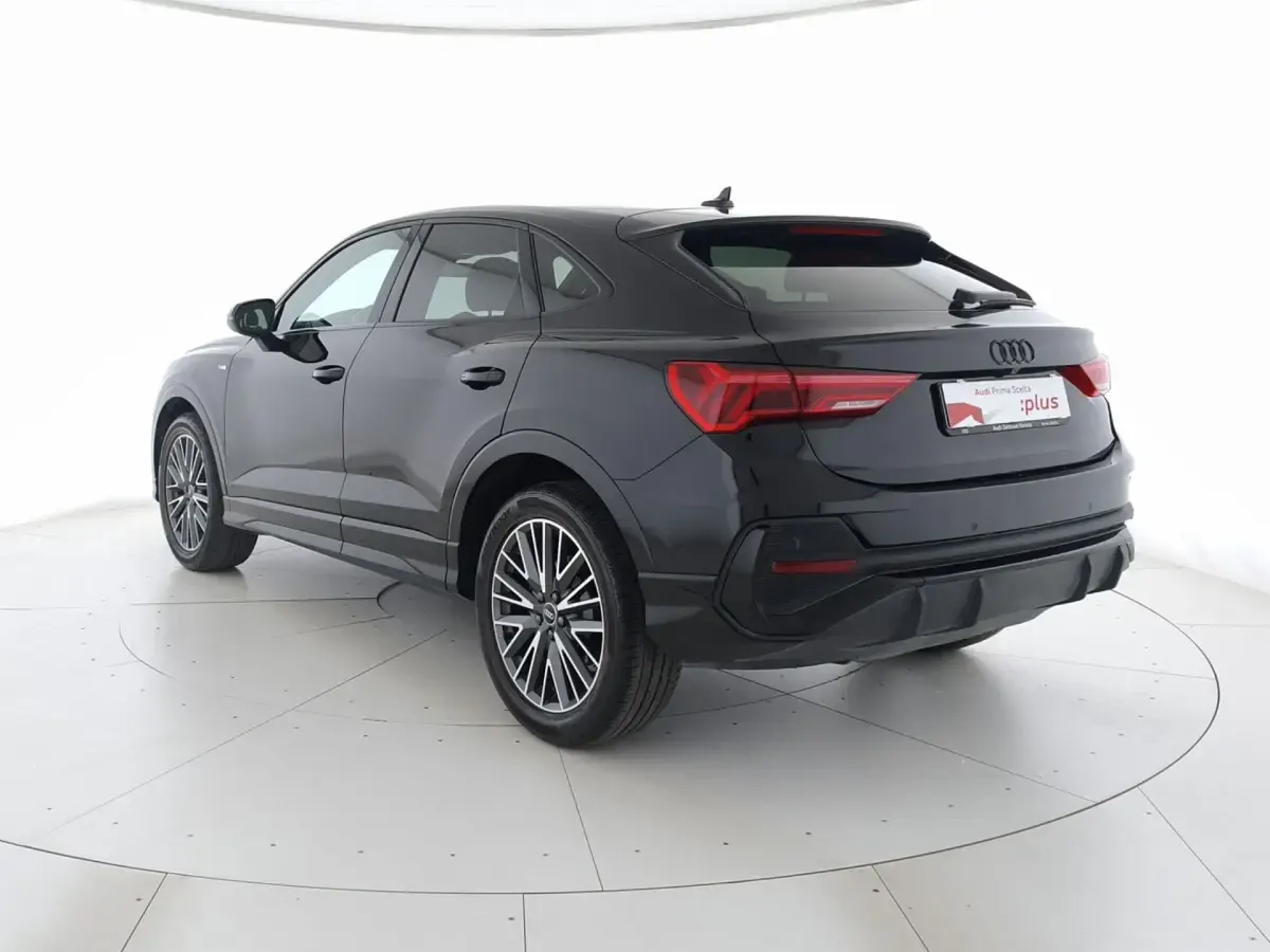 Usata Audi Q3 Sportback S-Line 150 CV (110 kW) 2021 Nero mito metallizzato SUV