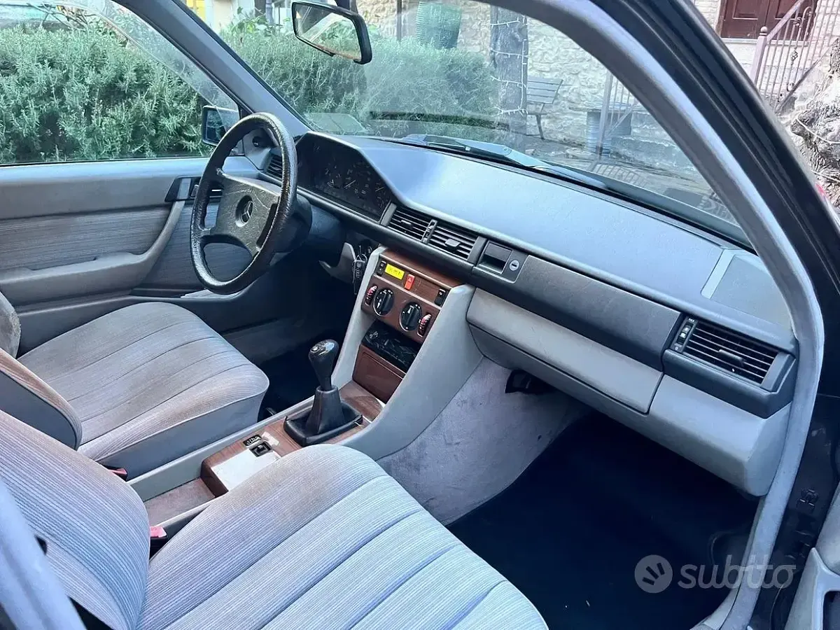 Usata Mercedes 200 109 CV (80 kW) 1989 Berlina