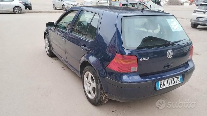 Usata VW Golf IV 90 CV (66 kW) 2001 Berlina