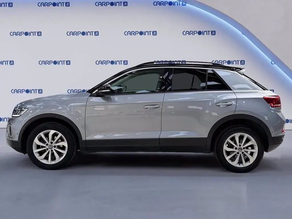 Usata VW T-Roc Life 110 CV (80 kW) 2024 Grigio SUV