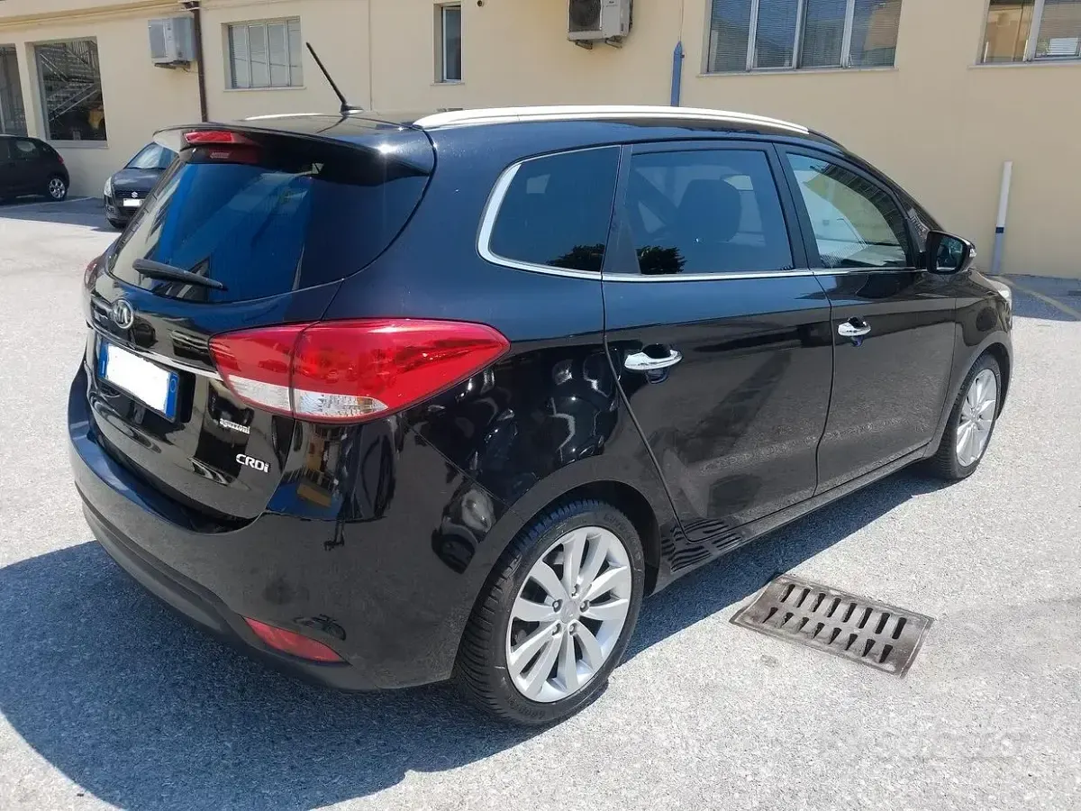 Usata Kia Carens 136 CV (100 kW) 2013 Nero Monovolume