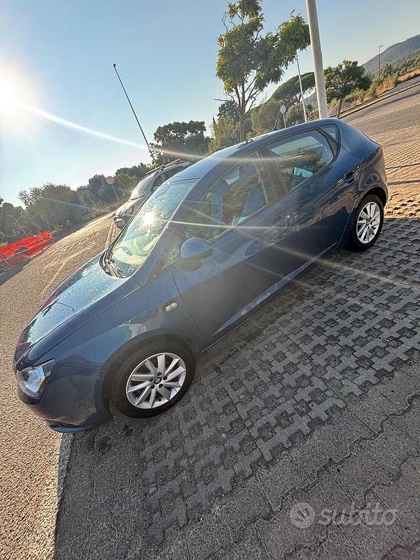 Usata Seat Ibiza 70 CV (51 kW) 2014 Blu Berlina