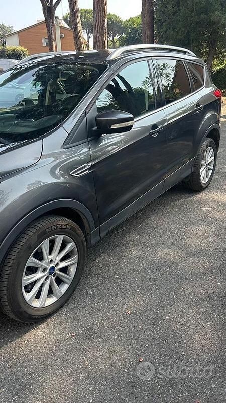 Usata Ford Kuga S 150 CV (110 kW) 2015 Grigio SUV