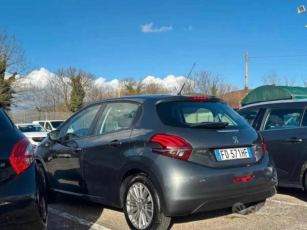 Usata Peugeot 208 Allure 82 CV (60 kW) 2016 Grigio Utilitaria