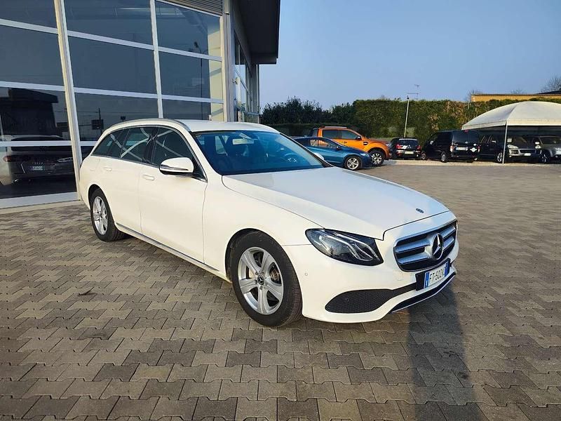 Usata Mercedes E220 Business 194 CV (142 kW) 2018 Bianco Station wagon