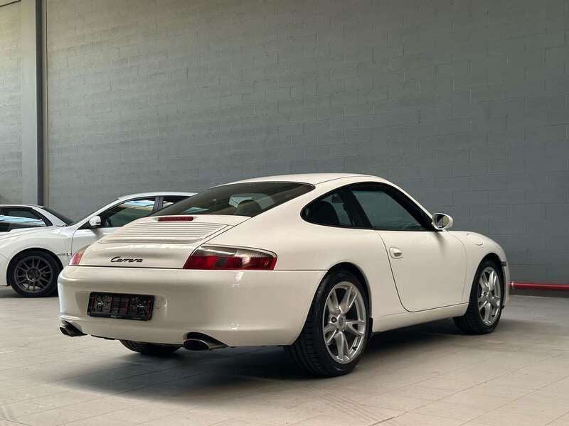 Usata Porsche 911 Carrera 320 CV (235 kW) 2002 Bianco Coupé