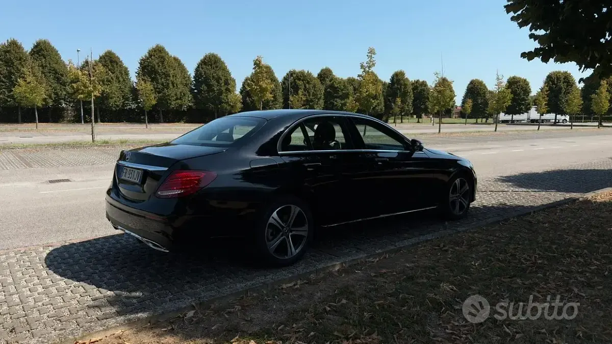 Usata Mercedes E200 150 CV (110 kW) 2018 Nero Berlina