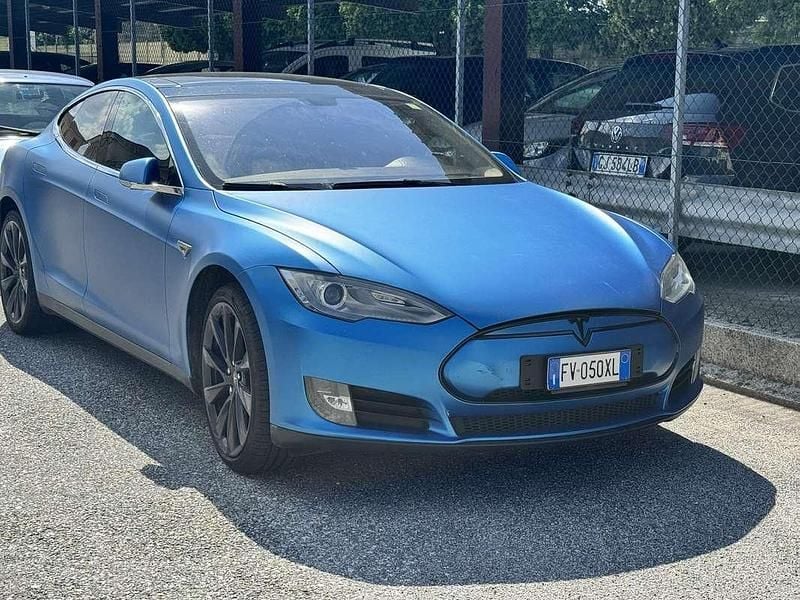 Usata 2014 Tesla Model S Due volumi | 25.000 € (Cara) - Immagine 1/4