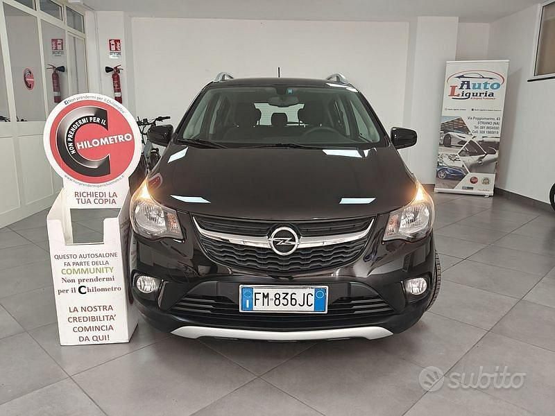 Usata Opel Karl Rocks 75 CV (55 kW) 2018 Nero Utilitaria