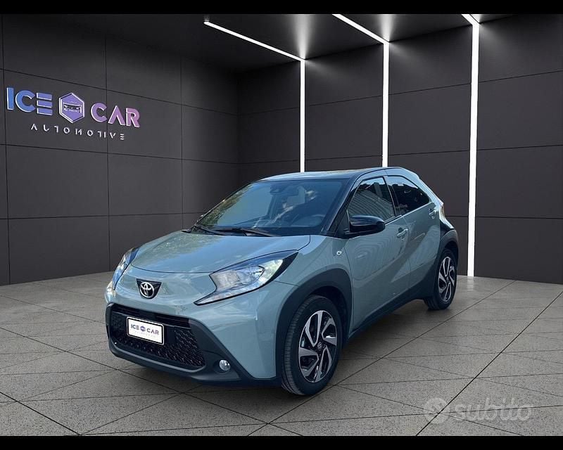 Usata Toyota Aygo X Trend 72 CV (52 kW) 2025 Grigio SUV