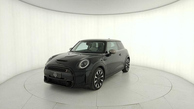 Blu Usata 2021 Mini Cooper S Business Utilitaria | 27.600 € (Molto cara) - Immagine 1/4