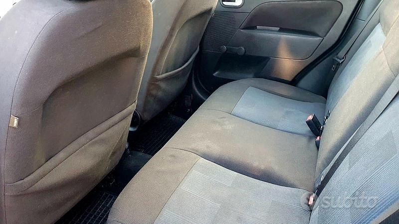Usata Ford Fiesta 73 CV (53 kW) 2008 Blu Utilitaria