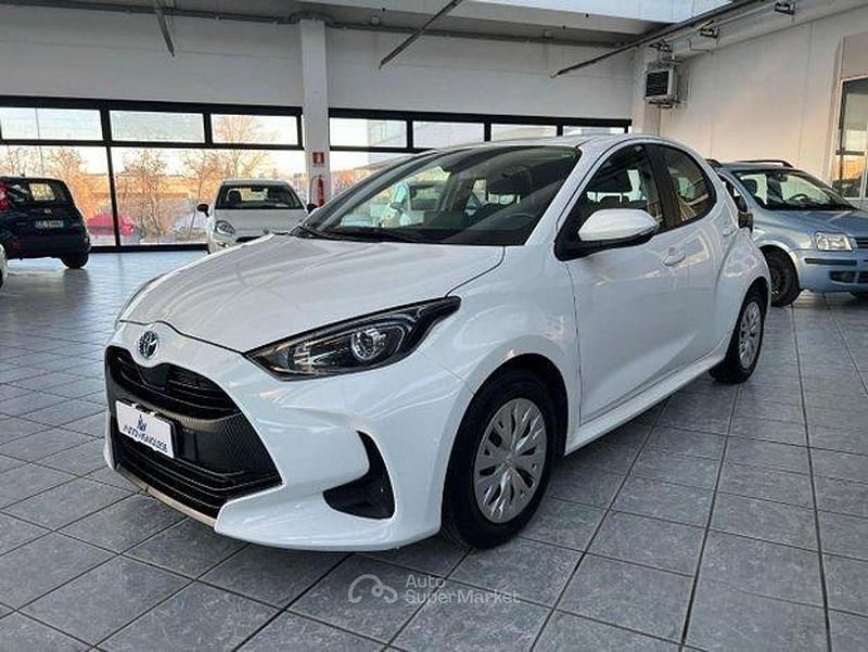 Usata Toyota Yaris 92 CV (67 kW) 2022 Bianco Utilitaria