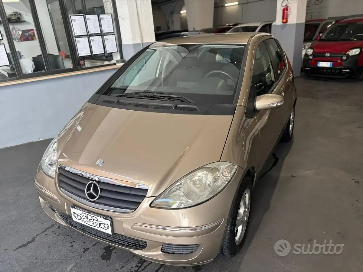 Usata Mercedes A180 109 CV (80 kW) 2005 Marrone Berlina