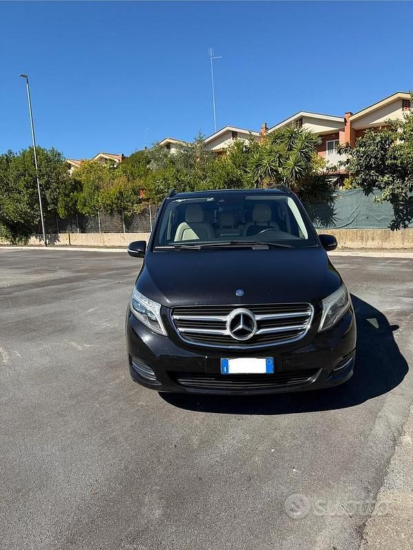 Nero Usata 2015 Mercedes V250 Monovolume | 19.000 € - Immagine 1/4