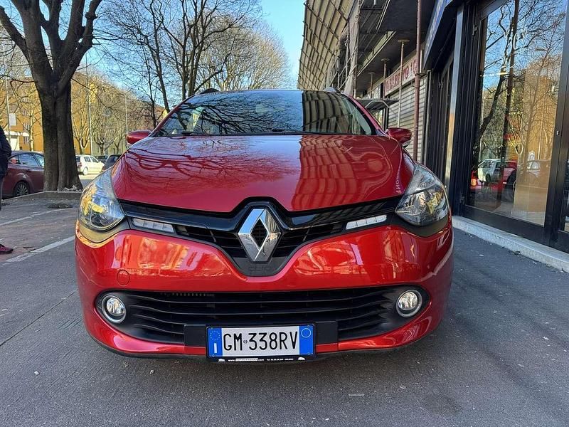 Usata Renault Clio GrandTour Business 90 CV (66 kW) 2020 Rosso Station wagon