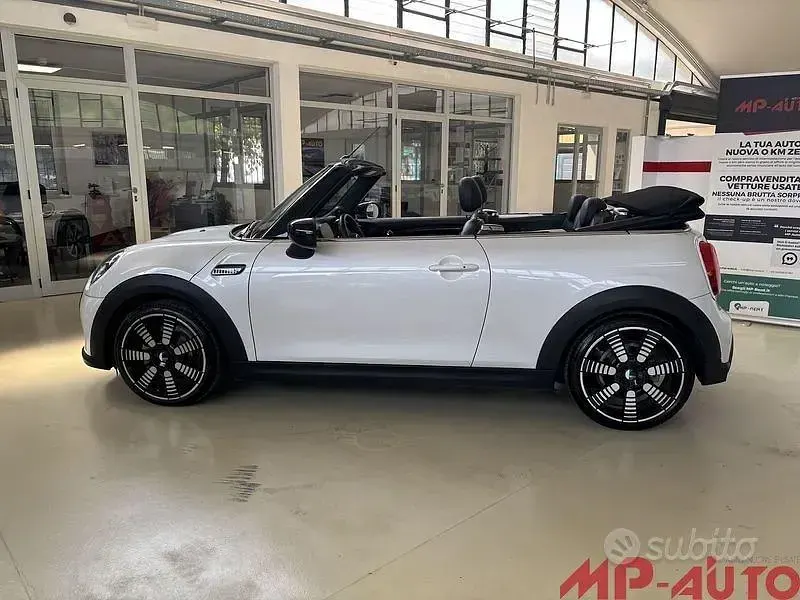 Usata Mini Cooper Cabriolet 136 CV (100 kW) 2023 Bianco Cabrio