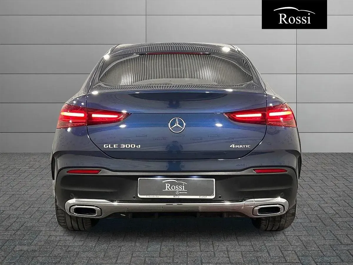 Usata Mercedes GLE300 Advanced Plus 269 CV (197 kW) 2024 Blu metallizzato SUV