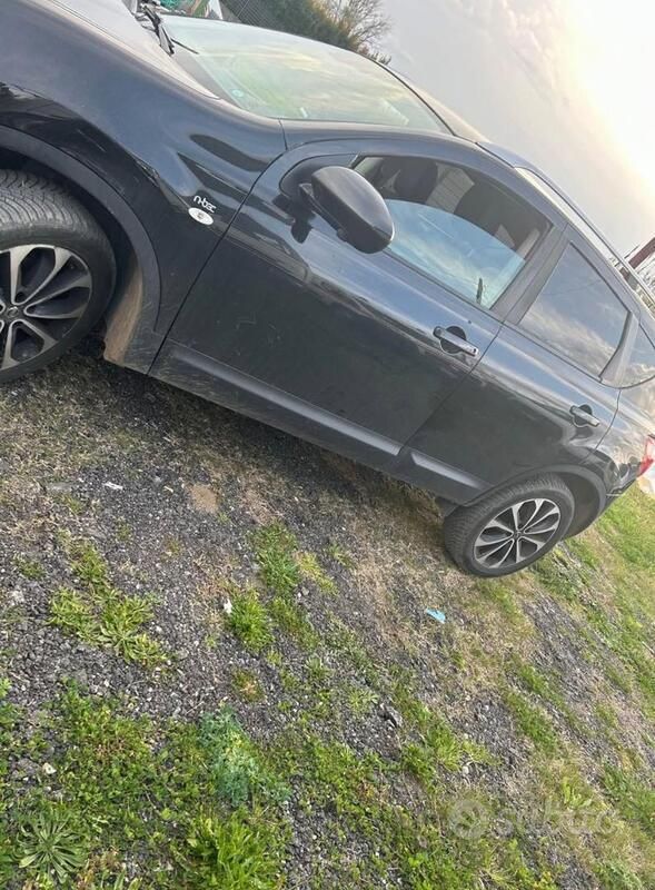 Gebraucht Nissan Qashqai 106 PS (77 kW) 2012 Schwarz SUV