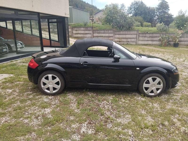 Usata Audi TT Roadster 179 CV (131 kW) 2001 Nero Cabrio