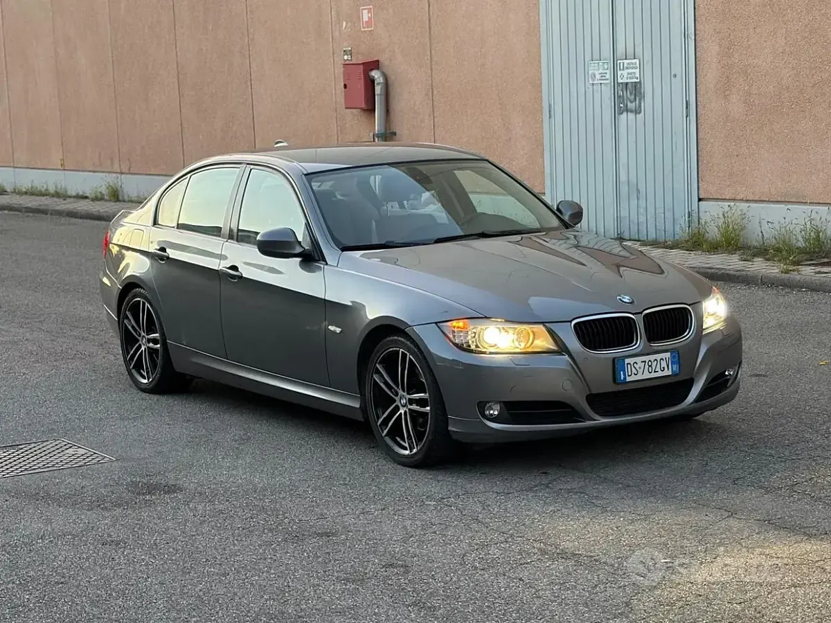 Usata BMW 318 143 CV (105 kW) 2008 Grigio Berlina