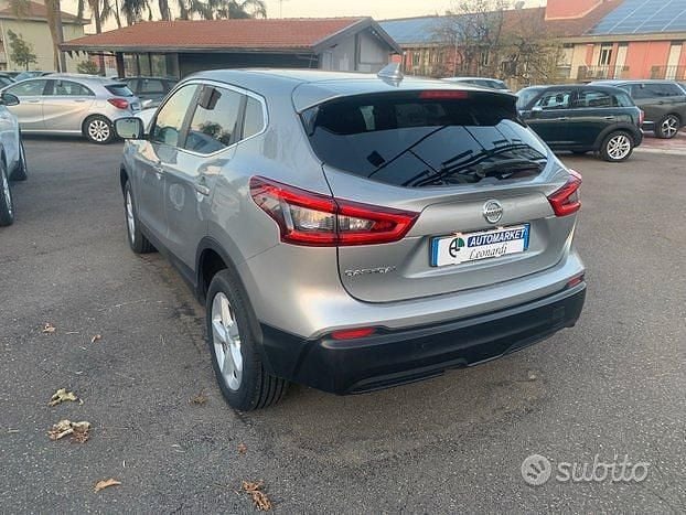 Usata Nissan Qashqai 131 CV (96 kW) 2018 Grigio SUV