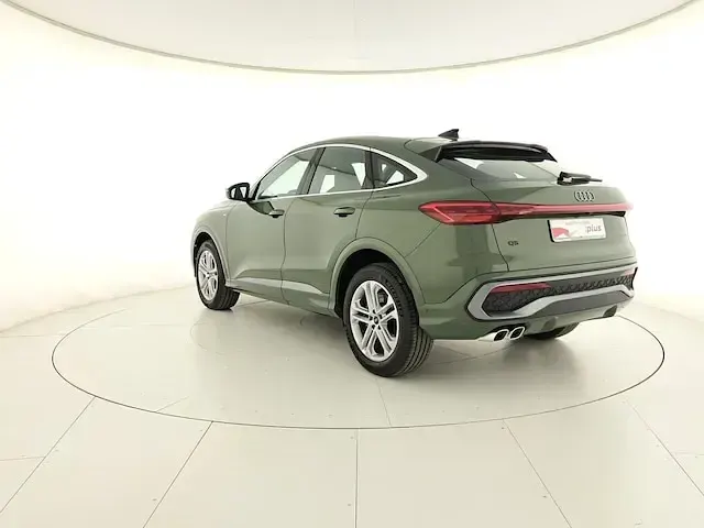 Nuova Audi Q5 Sportback S-Line 204 CV (150 kW) 2025 Verde distretto metallizzato SUV