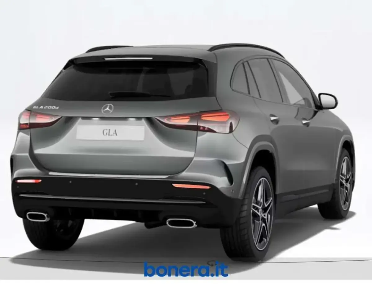 Nuova Mercedes GLA200 AMG line 150 CV (110 kW) 2026 Grigio montagna SUV