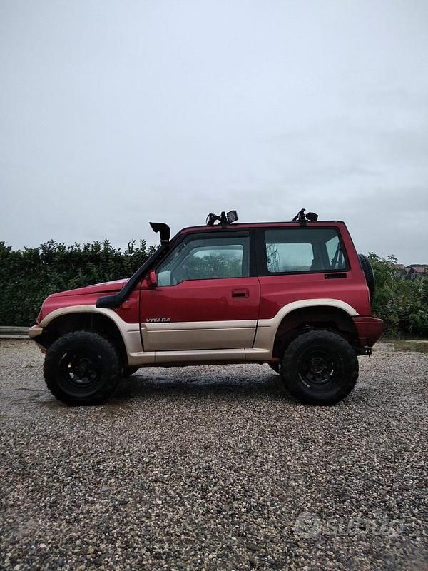 Usata Suzuki Vitara 96 CV (70 kW) 1999 Rosso SUV