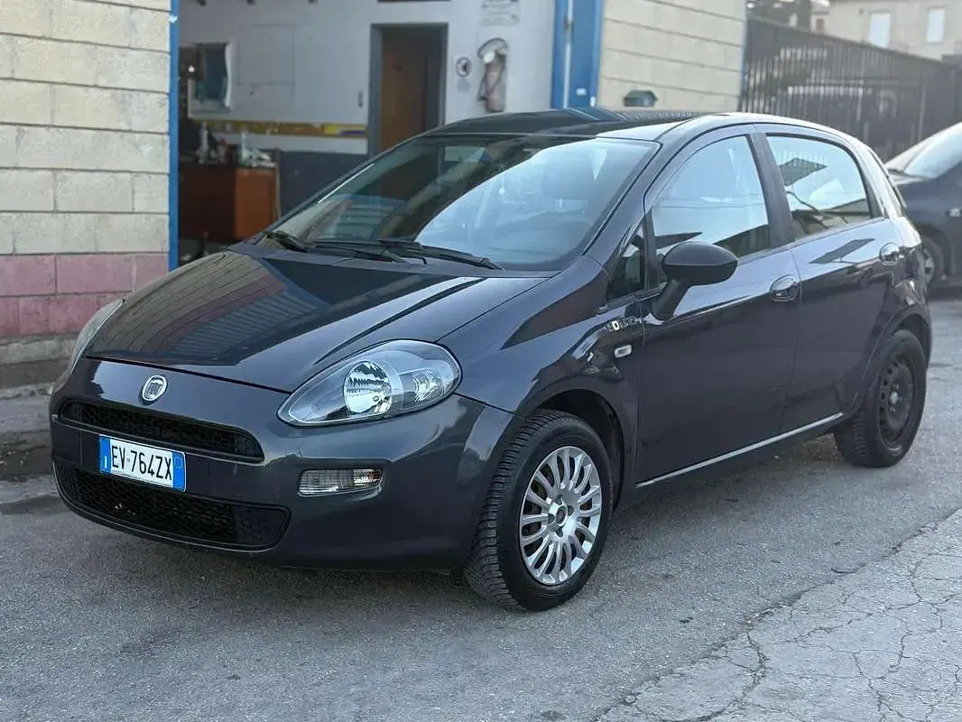 Gebraucht Fiat Punto Lounge 75 PS (55 kW) 2014 Blau Kleinwagen