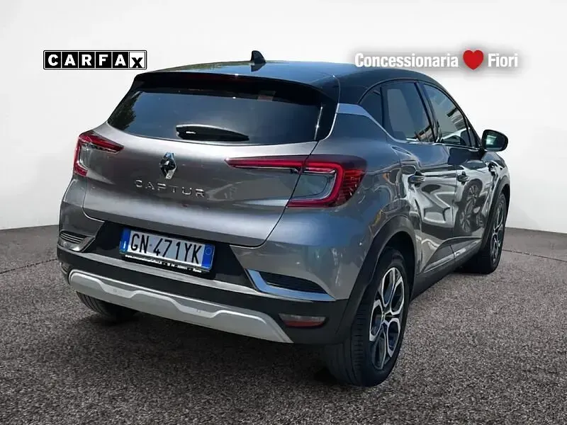 Usata Renault Captur Intens 101 CV (74 kW) 2023 Milano SUV