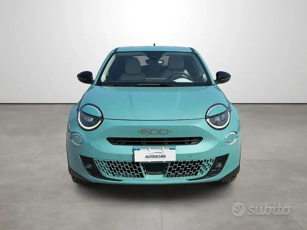 Usata Fiat 600 La Prima 101 CV (74 kW) 2025 Blu SUV