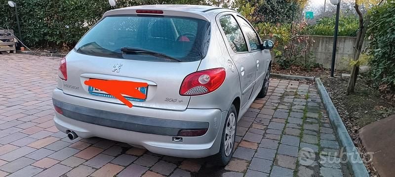 Usata Peugeot 206 60 CV (44 kW) 2011 Berlina