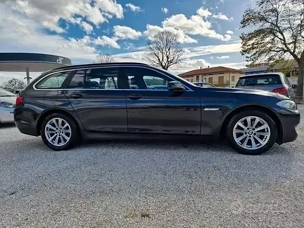 Usata BMW 520 184 CV (135 kW) 2011 Grigio Station wagon