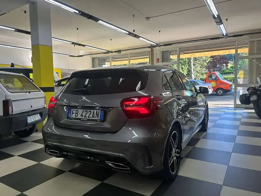 Usata Mercedes A180 Premium 109 CV (80 kW) 2015 Berlina