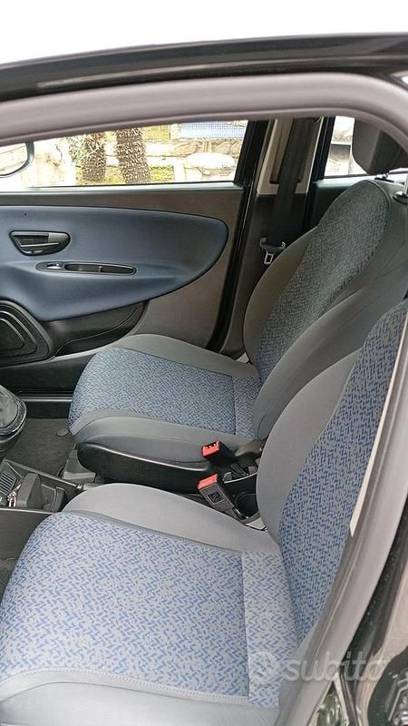 Usata Lancia Ypsilon Gold 69 CV (50 kW) 2023 Utilitaria
