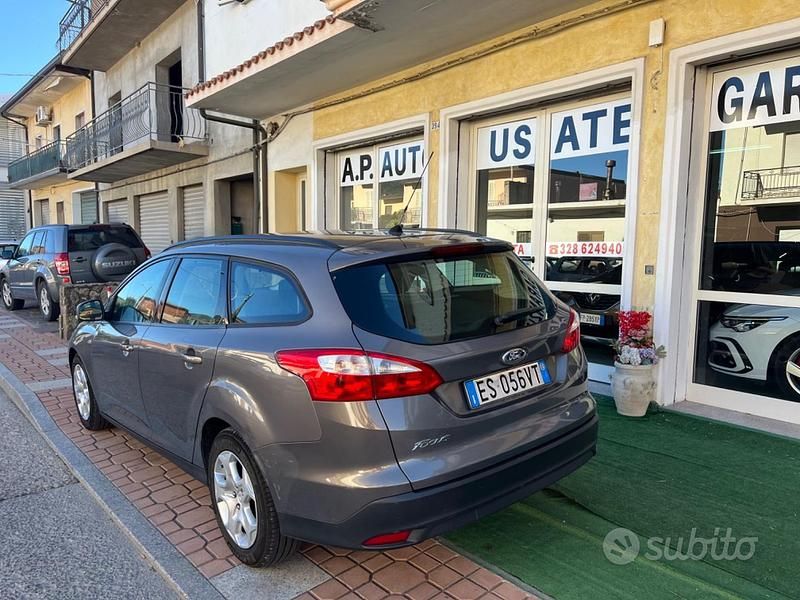 Usata Ford Focus Titanium 95 CV (69 kW) 2013 Grigio Station wagon