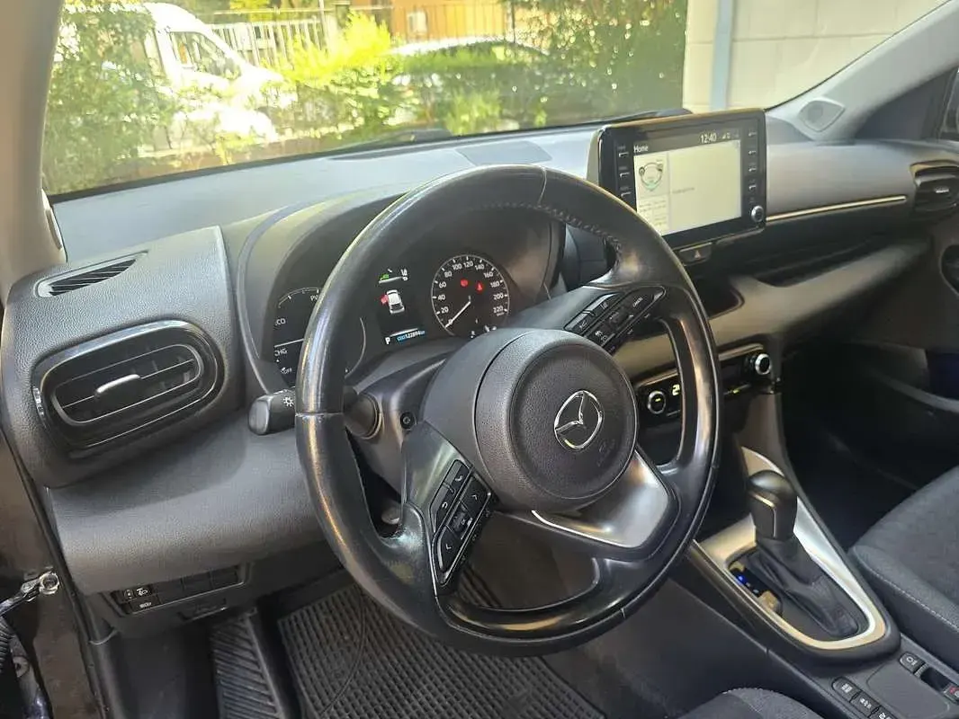Usata Toyota Yaris Hybrid Style 75 CV (55 kW) 2016 Berlina