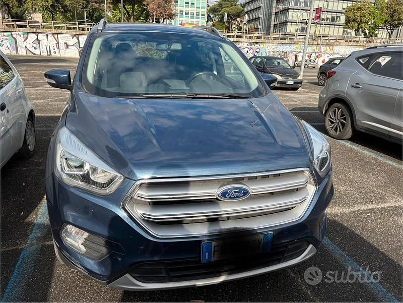 Usata Ford Kuga 120 CV (88 kW) 2019 Blu SUV