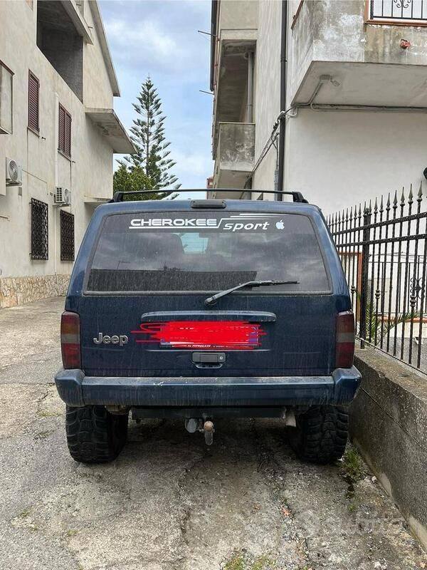 Second-hand Jeep Cherokee 116 CP (85 kW) 2001 Albastru SUV
