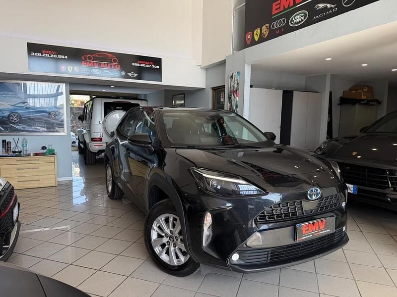 Usata Toyota Yaris Hybrid Business Edition 92 CV (67 kW) 2022 Nero Station wagon