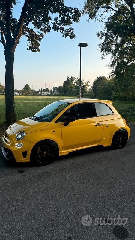 Usata Abarth 595 145 CV (106 kW) 2018 Giallo Utilitaria