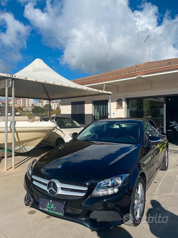Usata Mercedes C200 Premium 135 CV (99 kW) 2015 Nero Berlina