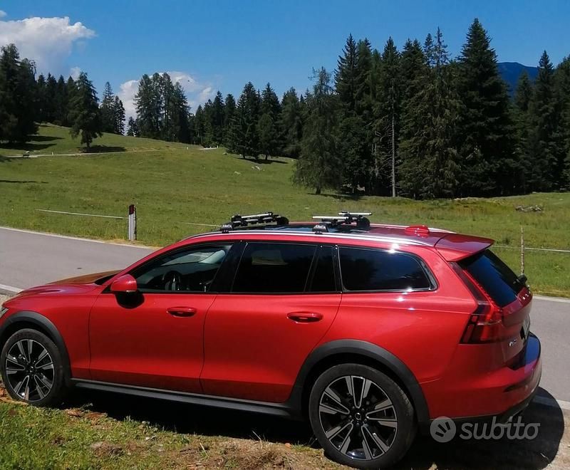 Usata Volvo V60 CC 200 CV (147 kW) 2020 Rosso Station wagon