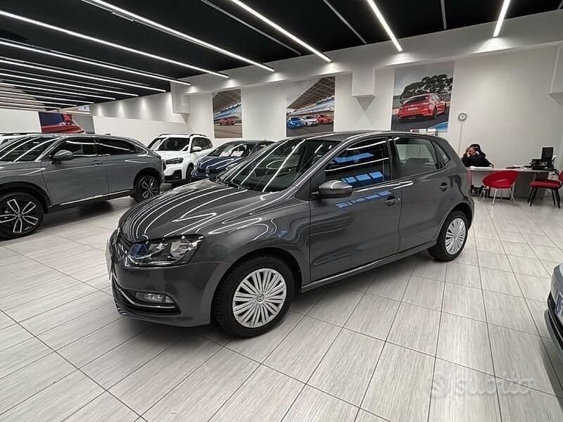 Usata VW Polo Comfortline 75 CV (55 kW) 2017 Grigio Berlina