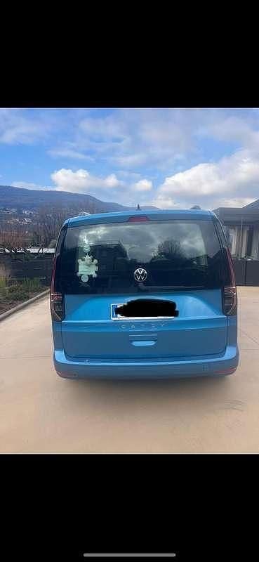 Usata VW Caddy Life 102 CV (75 kW) 2022 Blu/azzurro Monovolume