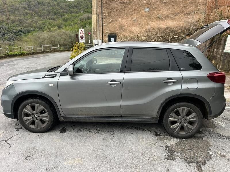 Usata Suzuki Vitara 111 CV (81 kW) 2019 Grigio SUV