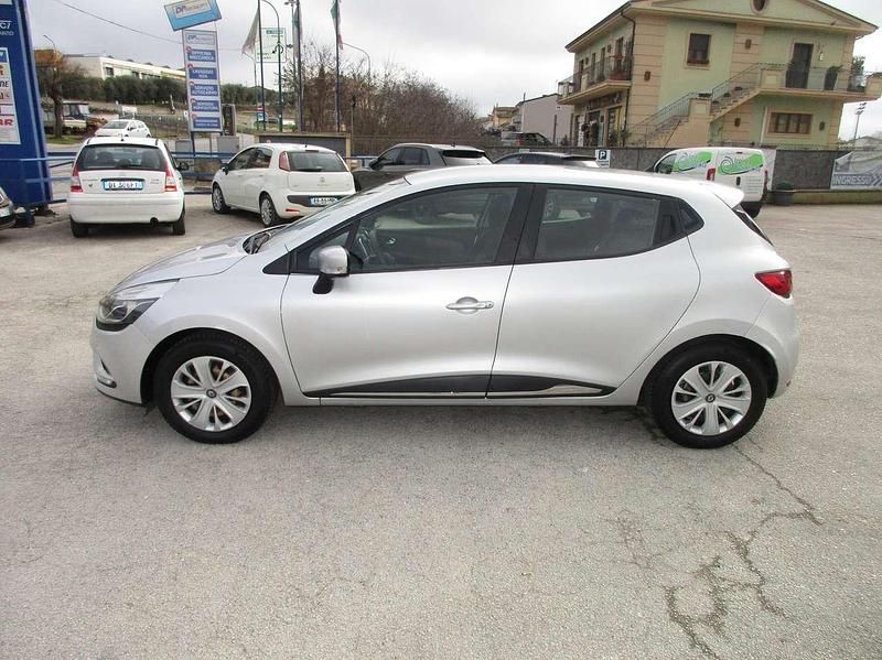 Usata Renault Clio IV Business 90 CV (66 kW) 2019 Argento Berlina